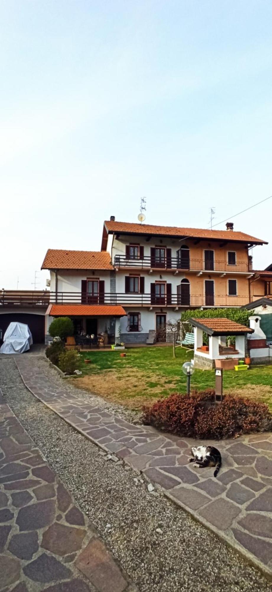 Hotel La Luna Nel Pozzo à Castelletto sopra Ticino Extérieur photo